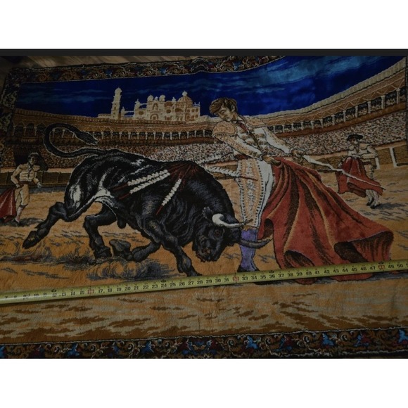 VTG Spanish Matador Bull Fighter Wall Tapestry Rug Velvety Large 39x56 - Picture 1 of 2